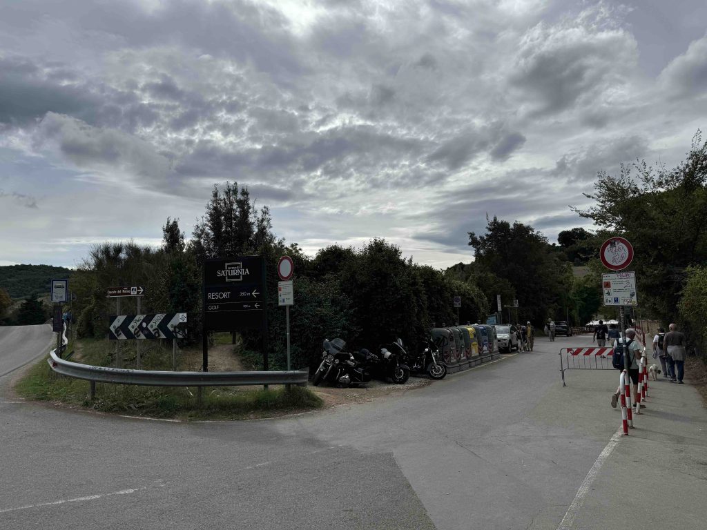 Street view outside Saturnia Hot Springs