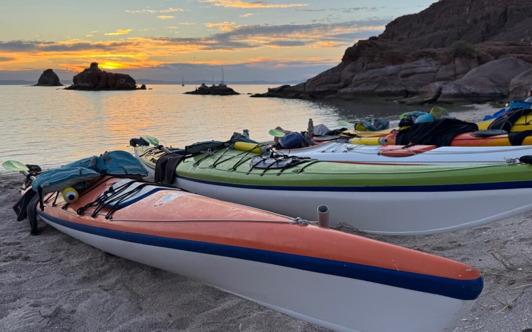 Kayaking Espiritu Santo Island, Baja Mexic