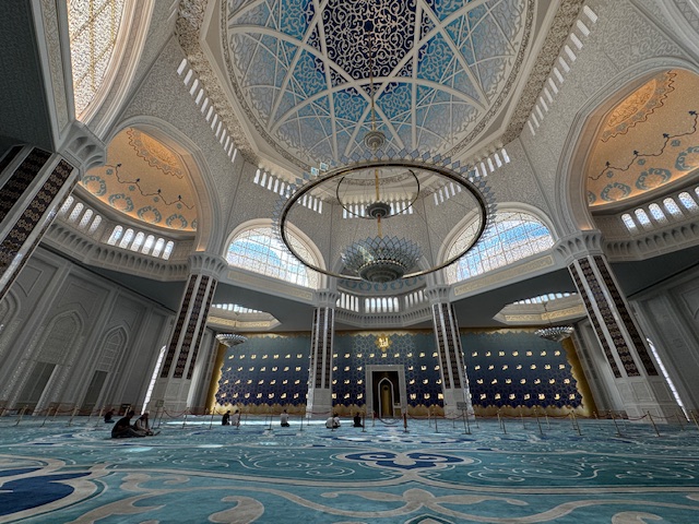 Nur-Astana Mosque, prayer hall interior